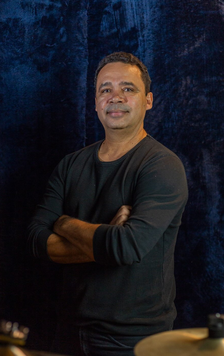 Riquelme Batera, parceiro e músico